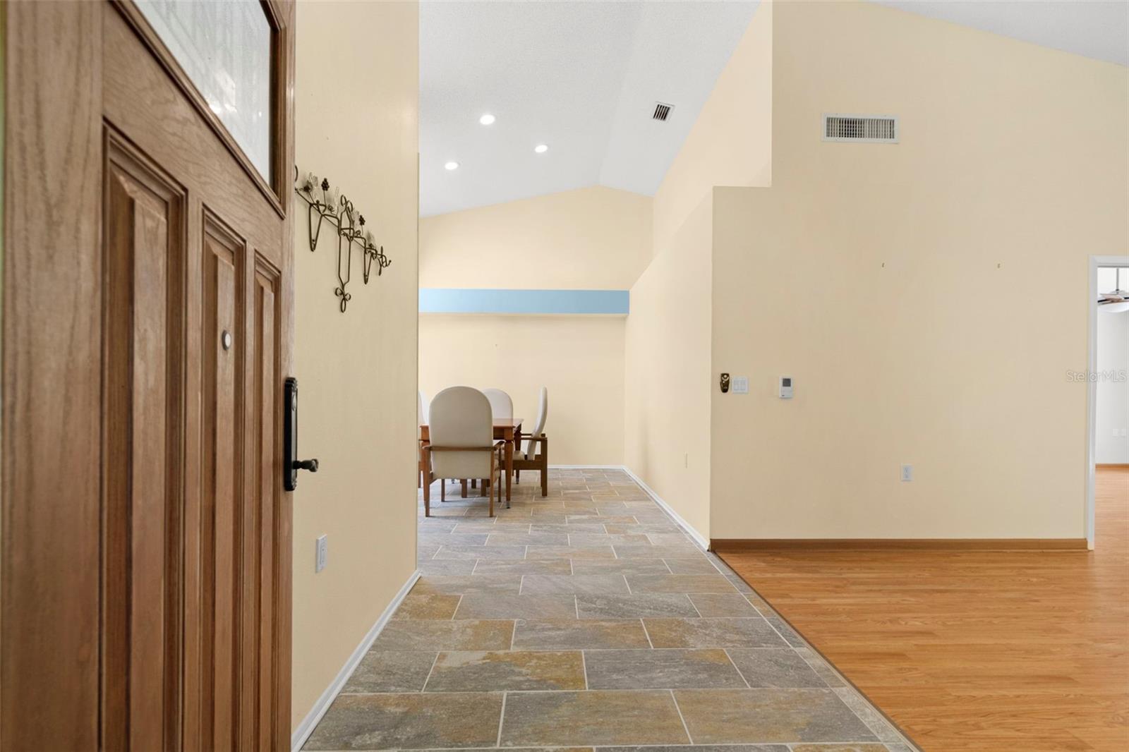 SALEM SQUARE - Residential