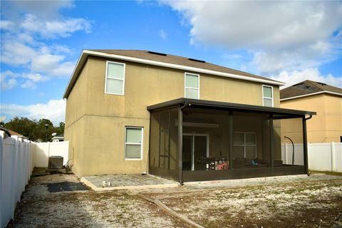 A home in AUBURNDALE