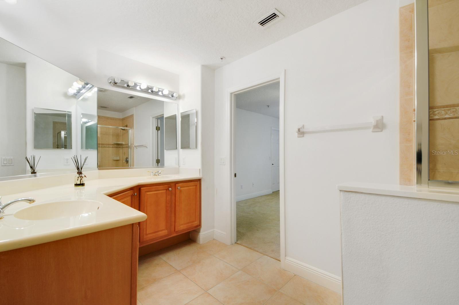 ENCLAVE/MAITLAND A-F - Residential Lease