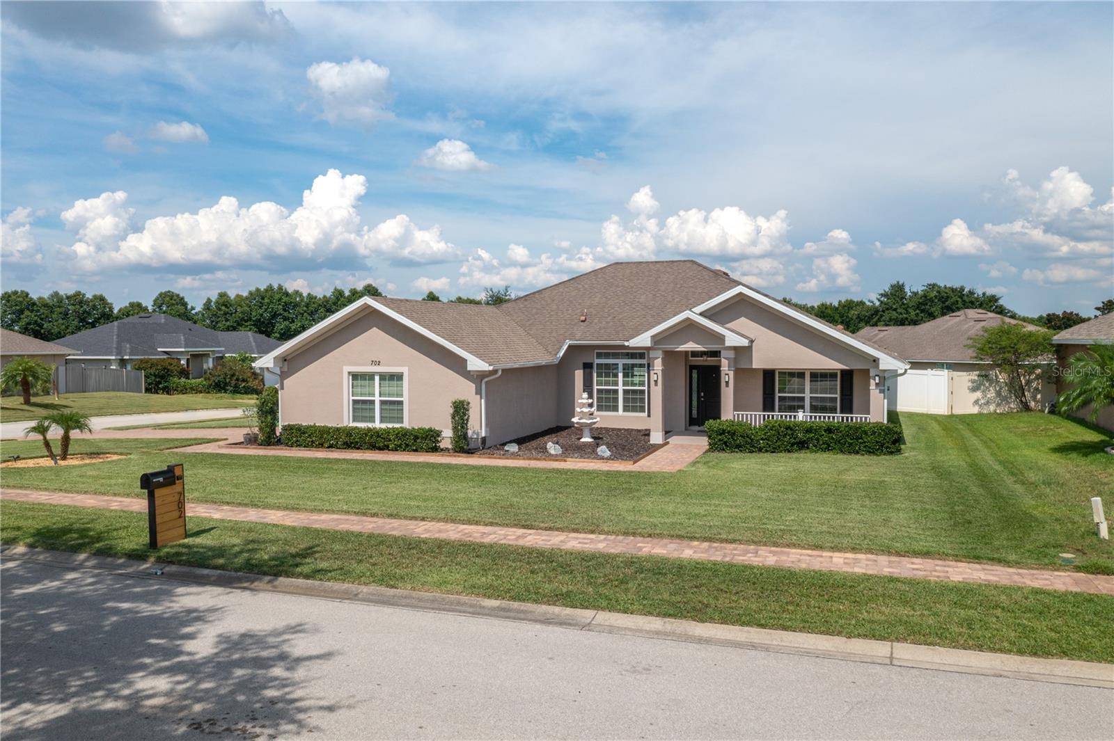 702 COUNTRY WALK COVE