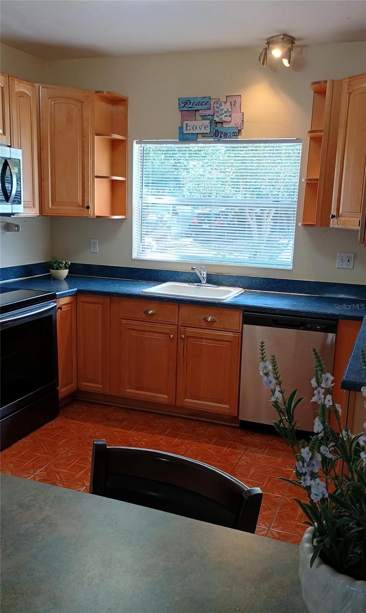 CARROLLWOOD PINES - Residential