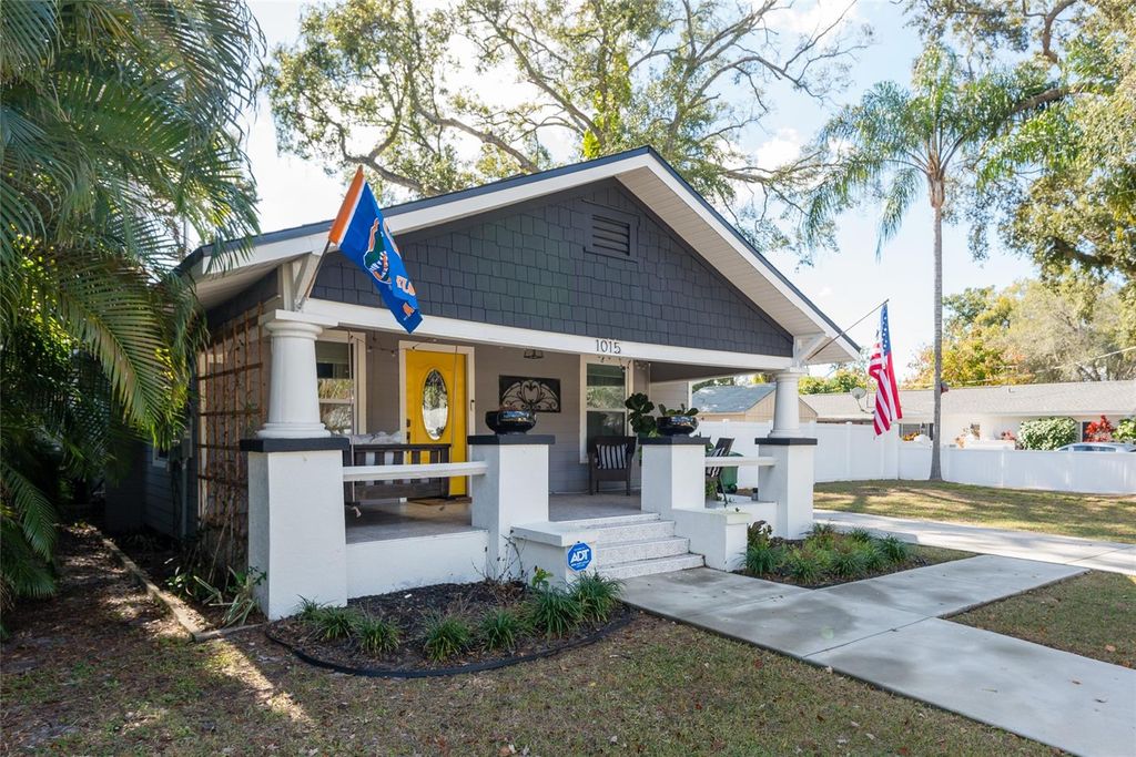 Photo of 1015 E Crawford Street, Tampa, FL 33604 (MLS # TB8463426)