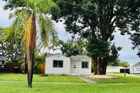 Photo of 781 58th Avenue NE, St Petersburg, FL 33703 (MLS # O6339066) Photo of 781 58th Avenue NE, St Petersburg, FL 33703 (MLS # O6339066)