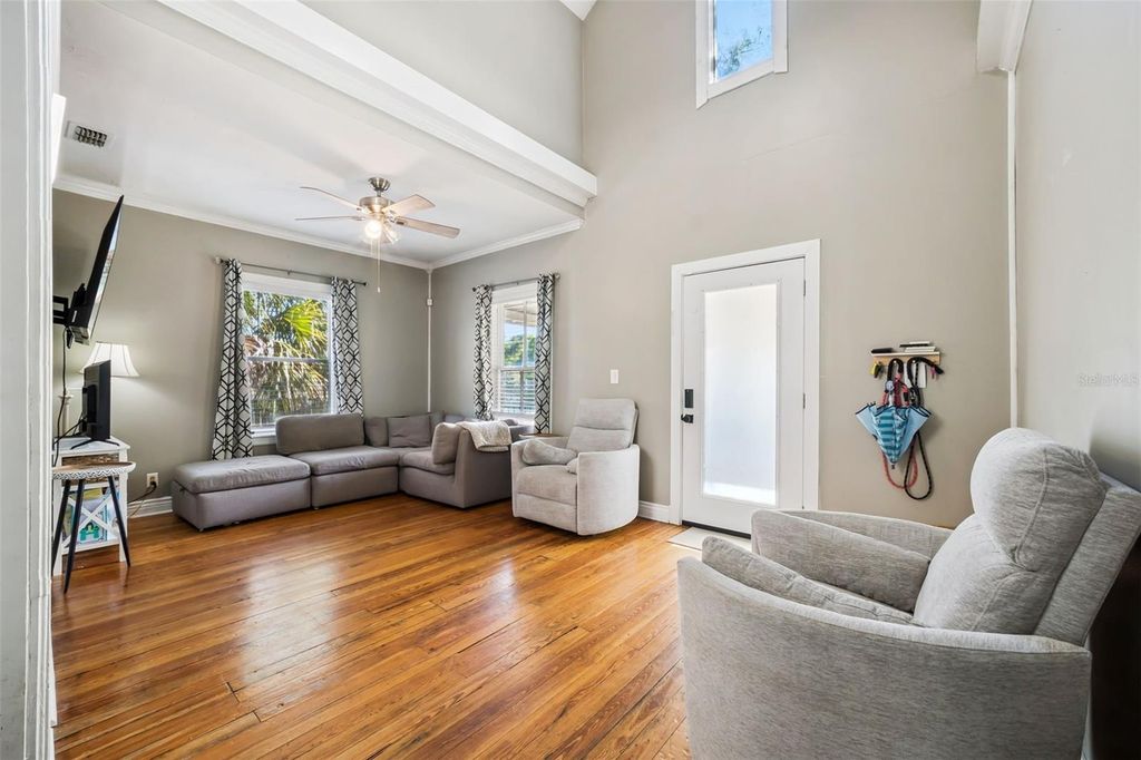 Photo of 1000 S Laurel Avenue, Sanford, FL 32771 (MLS # V4948934)