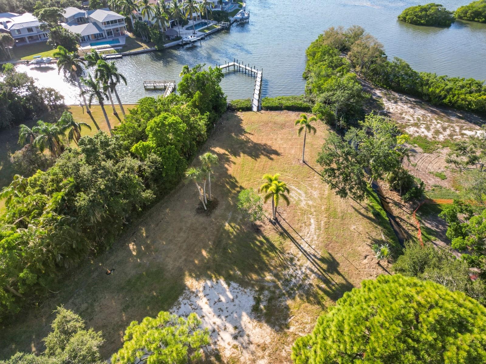 OYSTER BAY ESTATES - Land