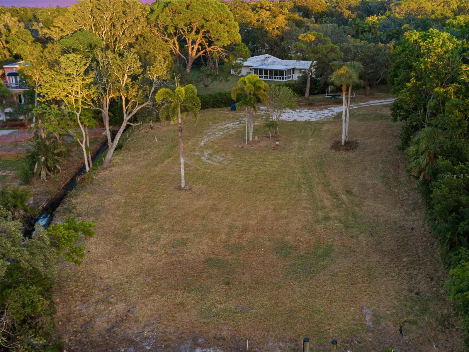 OYSTER BAY ESTATES - Land