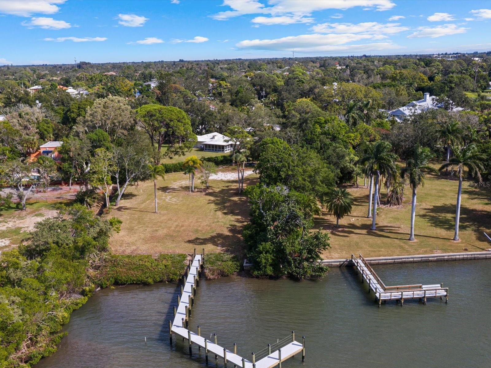 OYSTER BAY ESTATES - Land