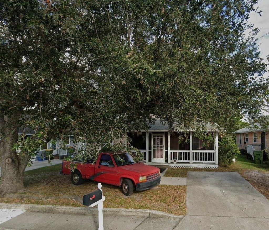 Photo of 2012 Leon Avenue, Sarasota, FL 34234 (MLS # A4657936)