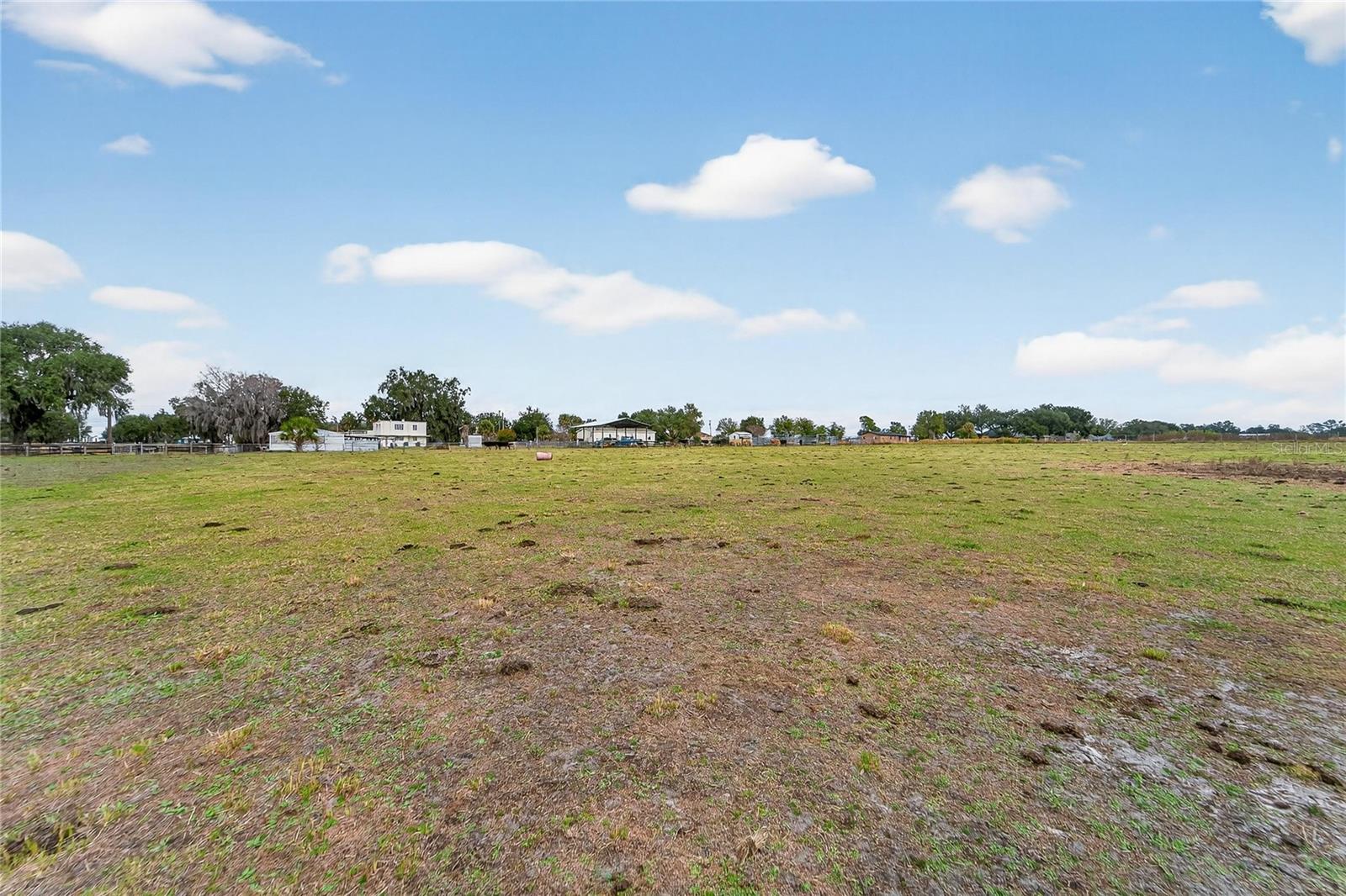 HORSESHOE HILLS ESTATES - Land