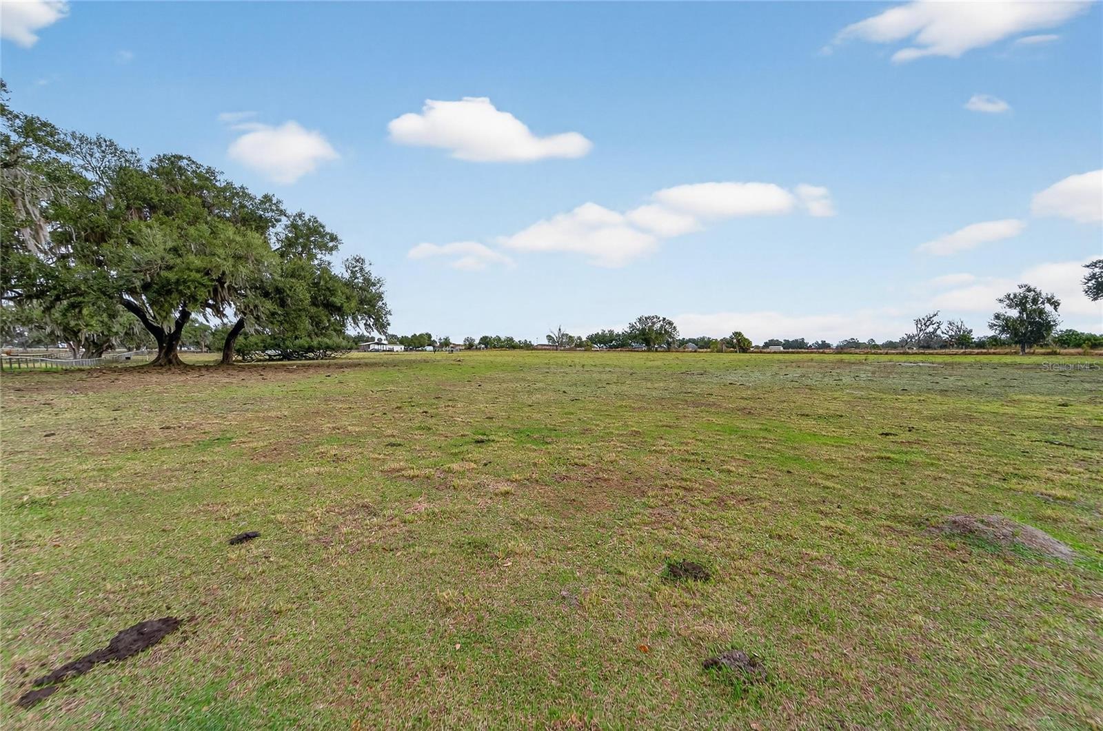 HORSESHOE HILLS ESTATES - Land