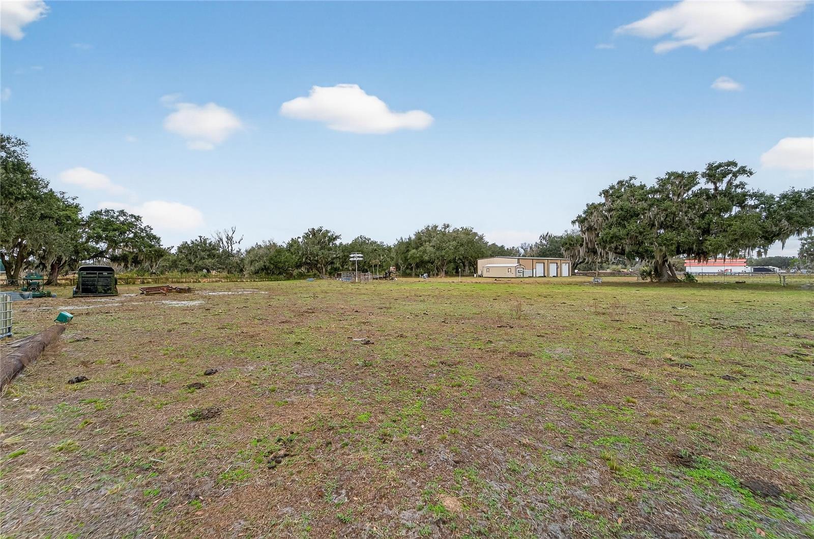 HORSESHOE HILLS ESTATES - Land