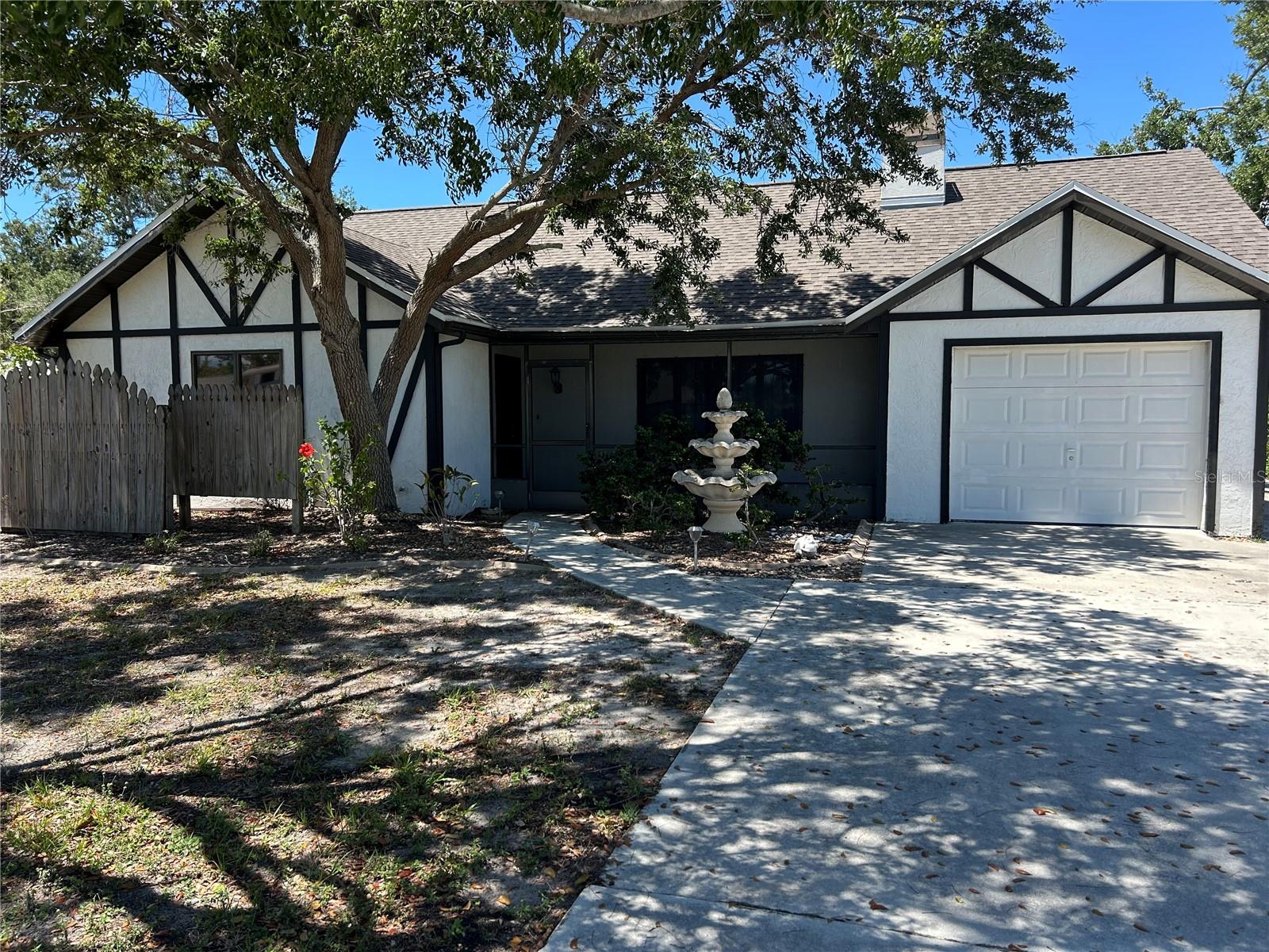 1500 CREST DRIVE
