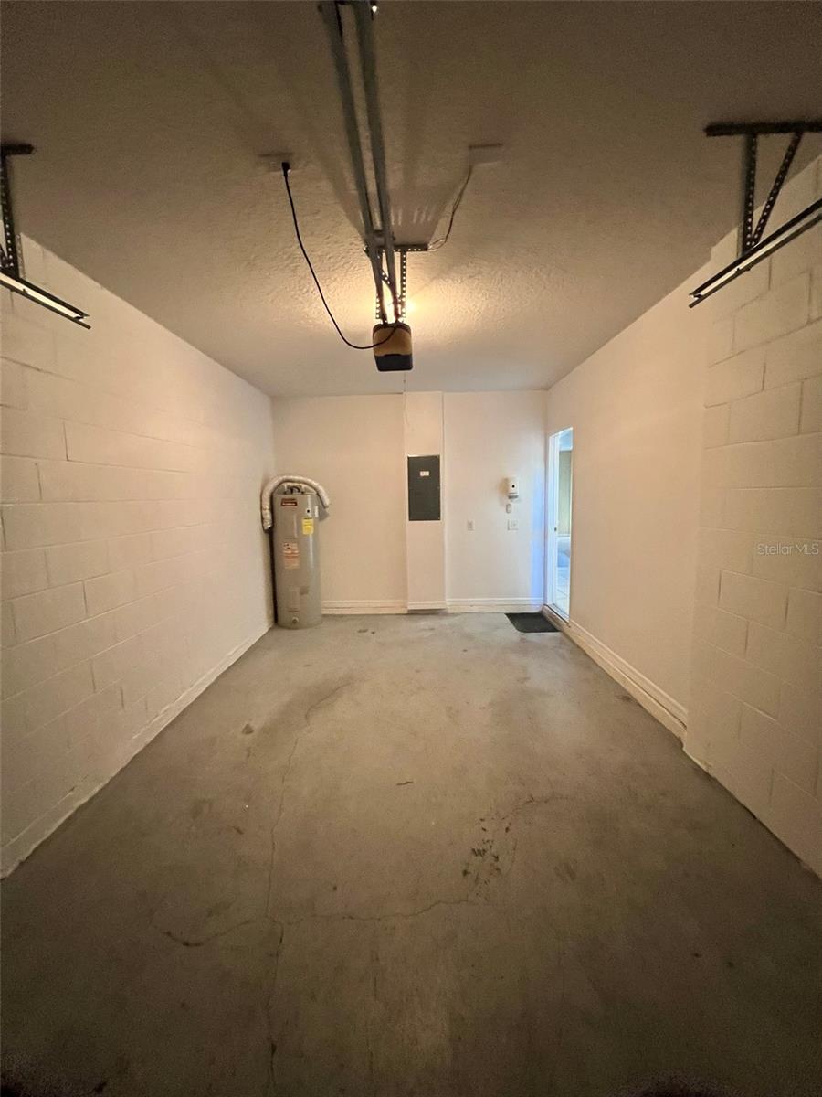 OAK RIDGE - Residential Lease