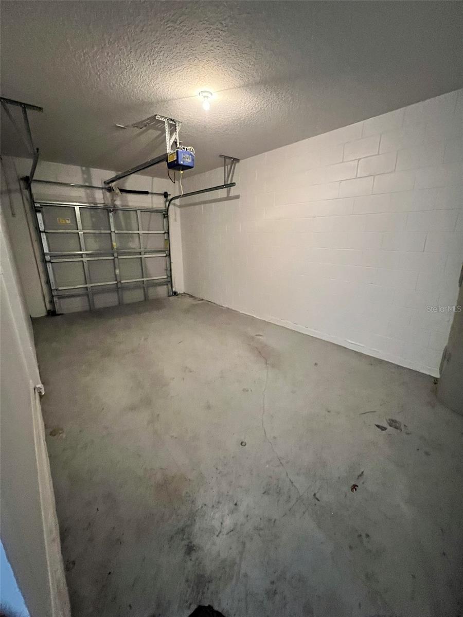 OAK RIDGE - Residential Lease