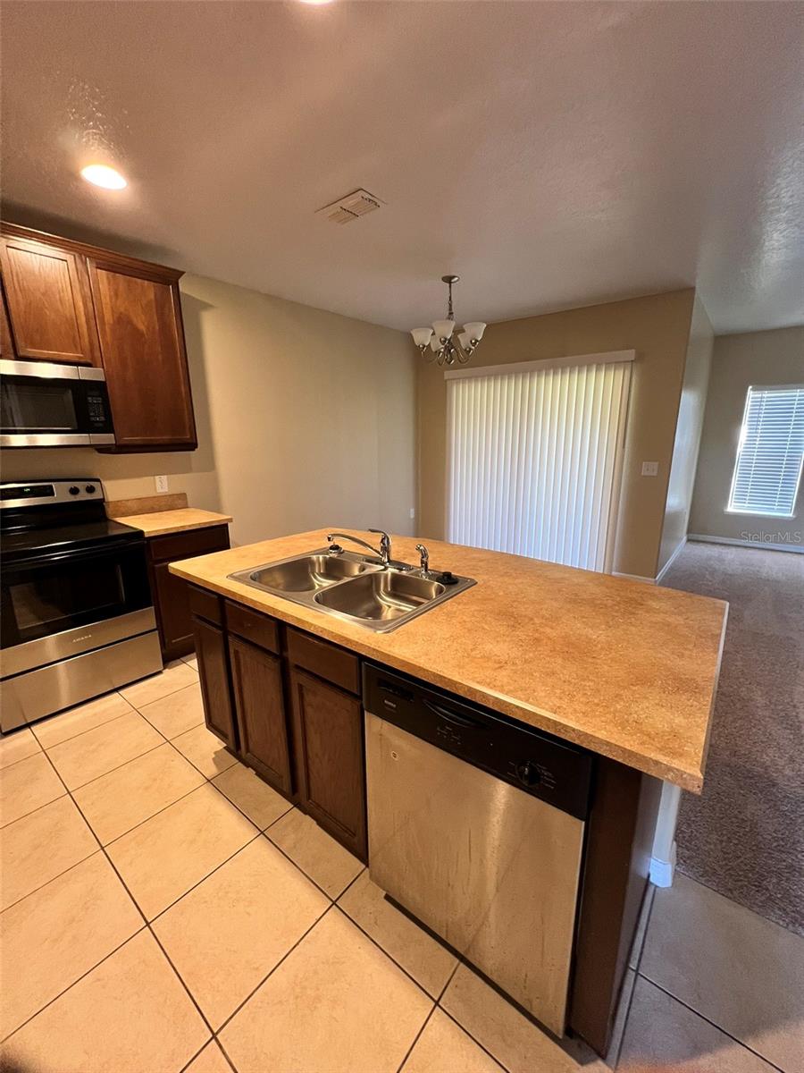 OAK RIDGE - Residential Lease