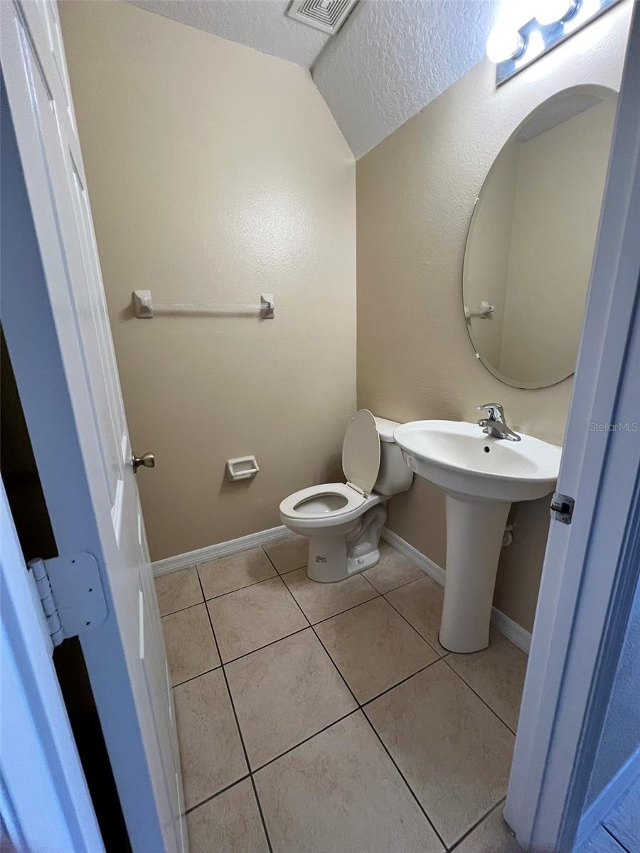 OAK RIDGE - Residential Lease