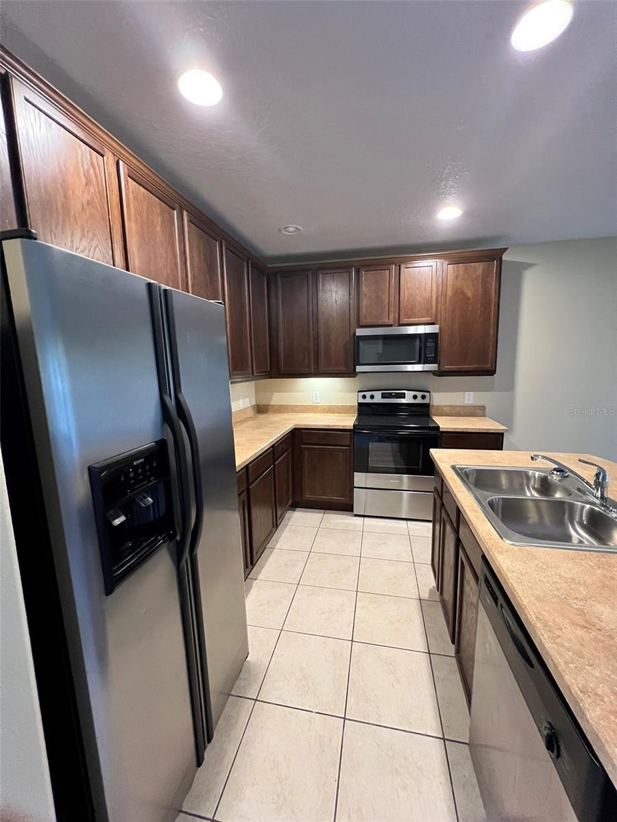 OAK RIDGE - Residential Lease