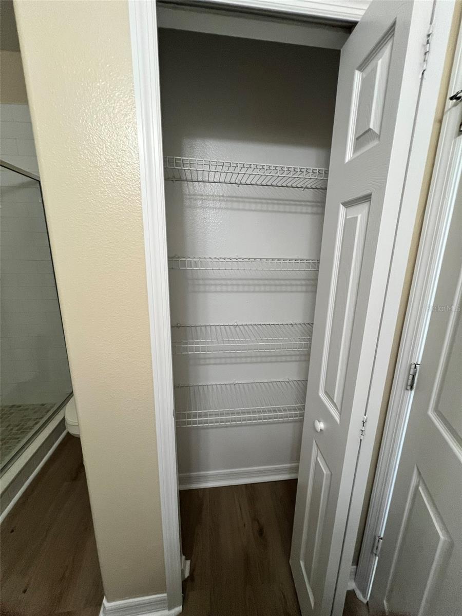 OAK RIDGE - Residential Lease