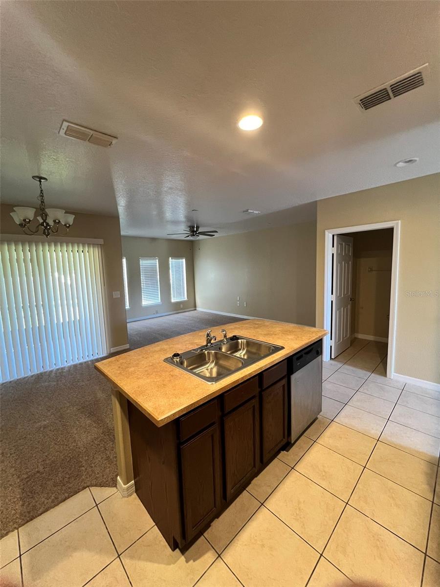 OAK RIDGE - Residential Lease