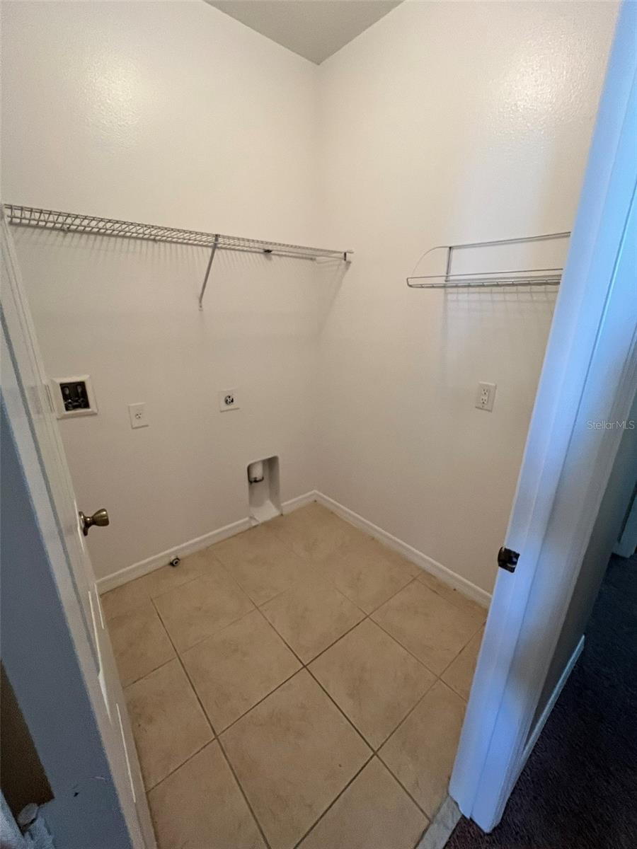 OAK RIDGE - Residential Lease