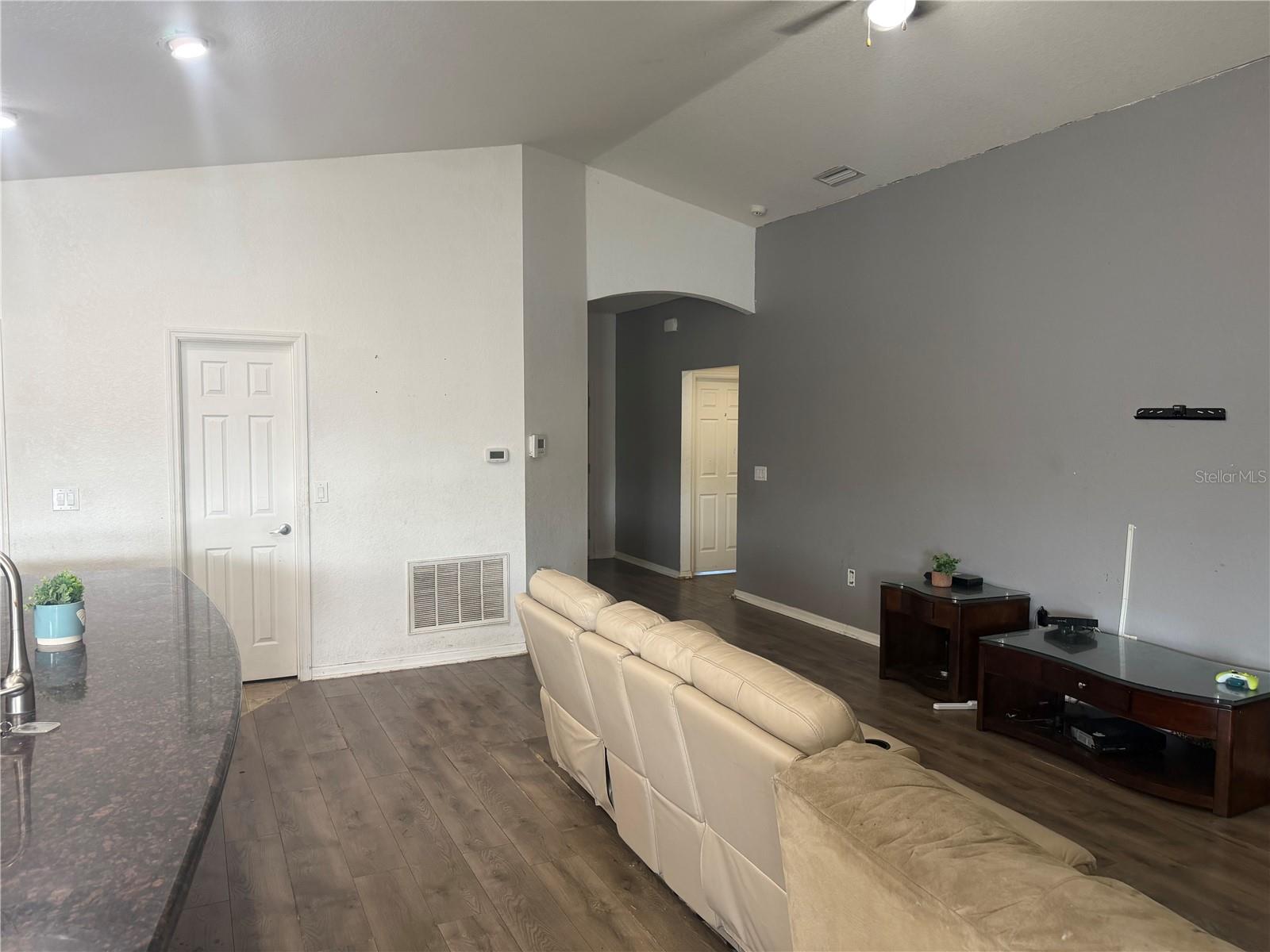 SUNDANCE PLACE PH 1 - Residential