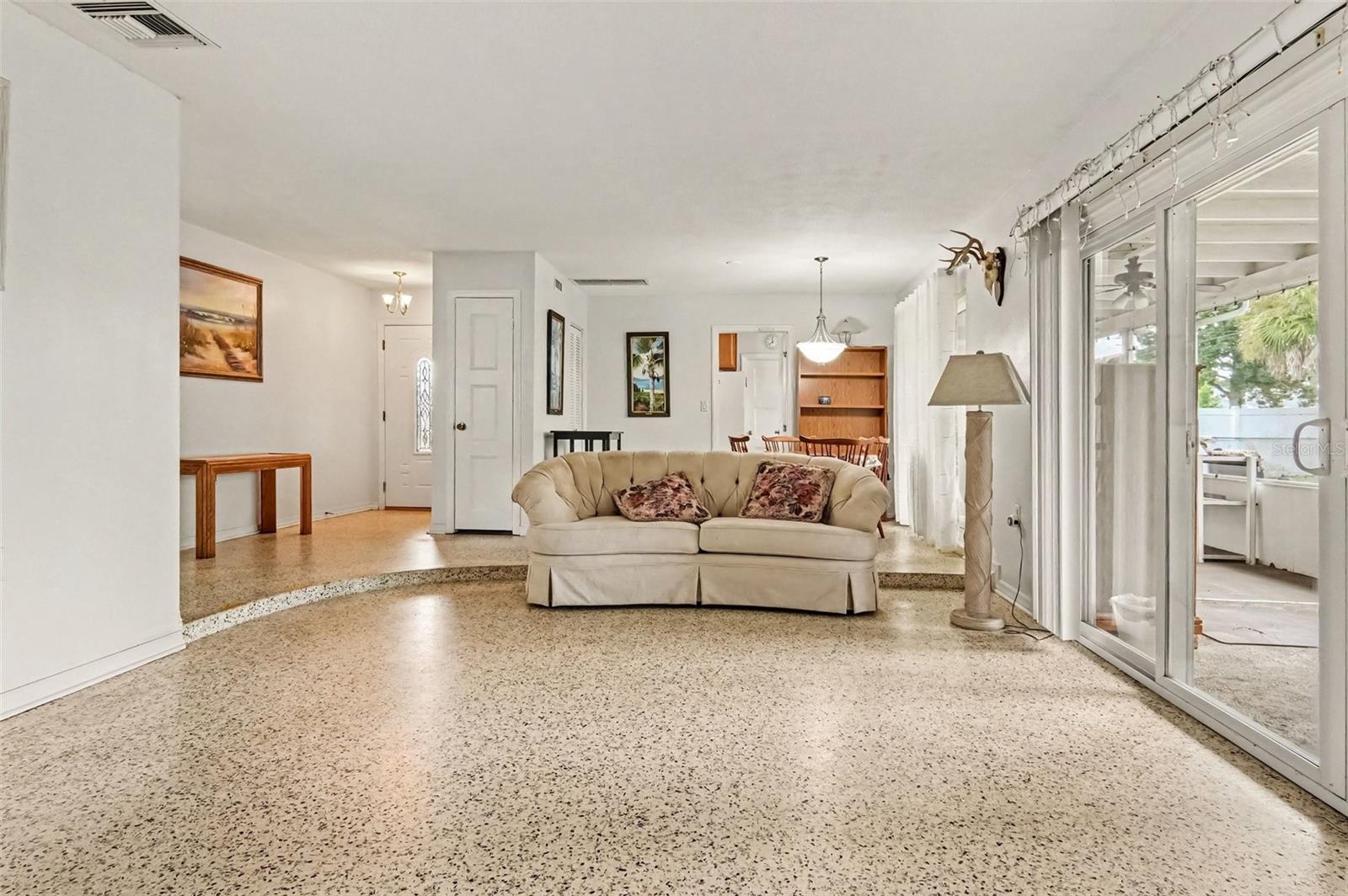 2818 AMBERGATE ROAD