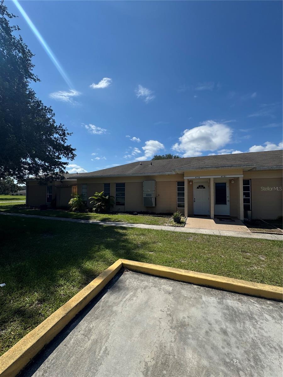 LAKESHORE CLUB - Residential