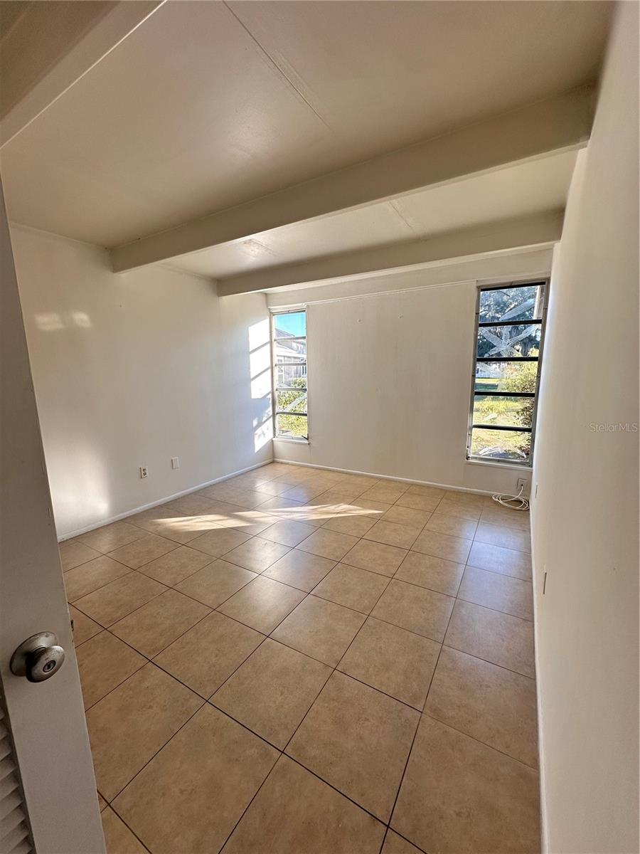 LAKESHORE CLUB - Residential