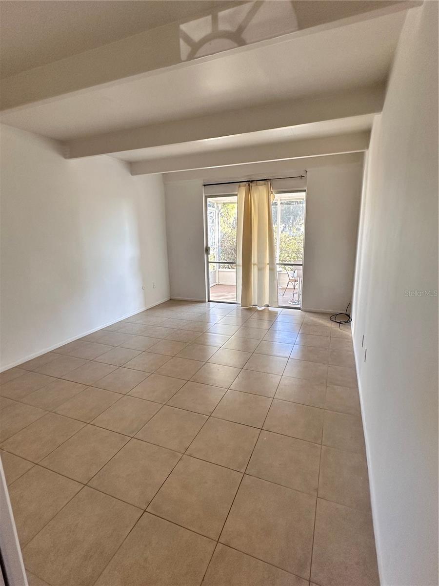 LAKESHORE CLUB - Residential