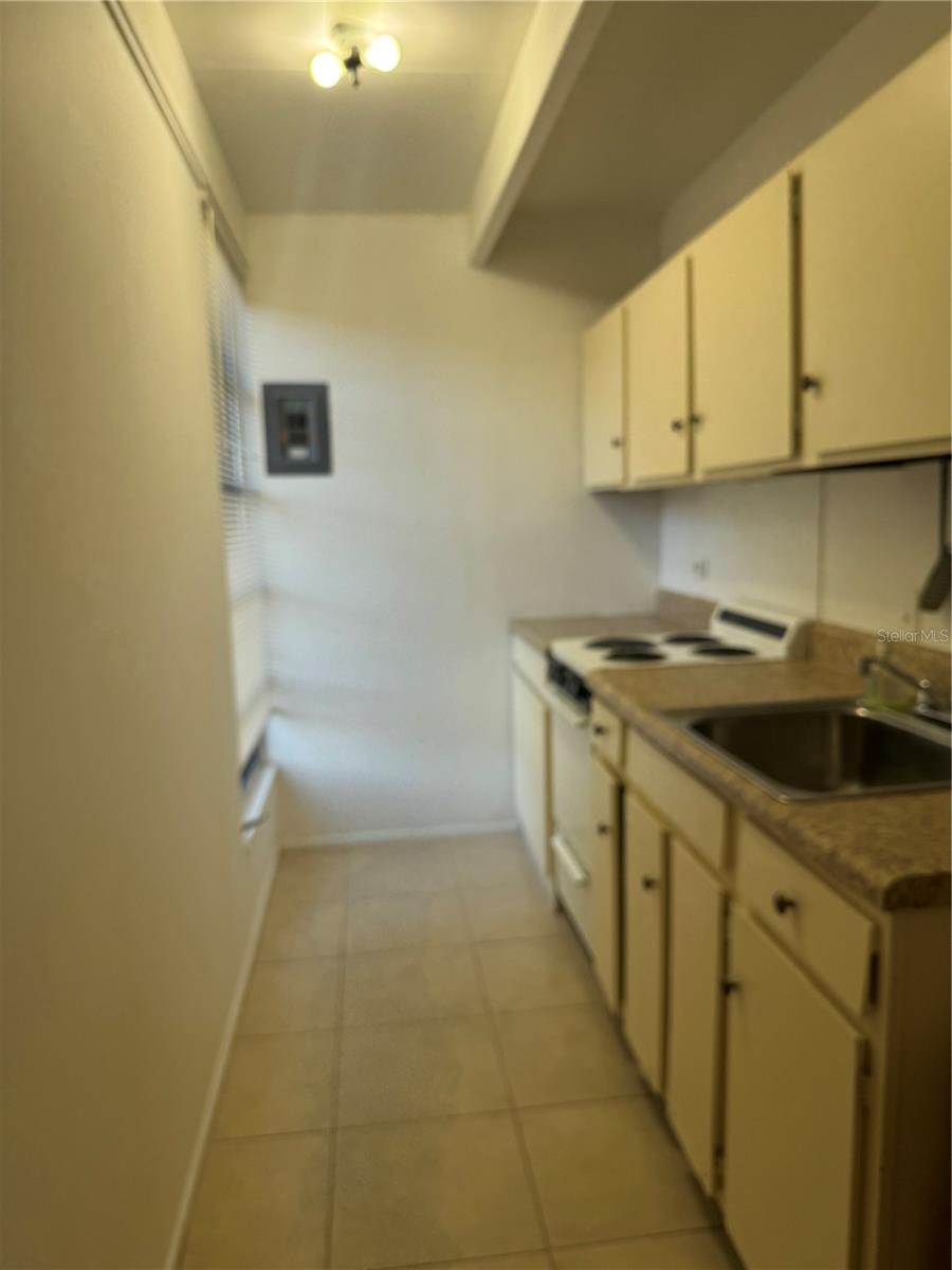 LAKESHORE CLUB - Residential