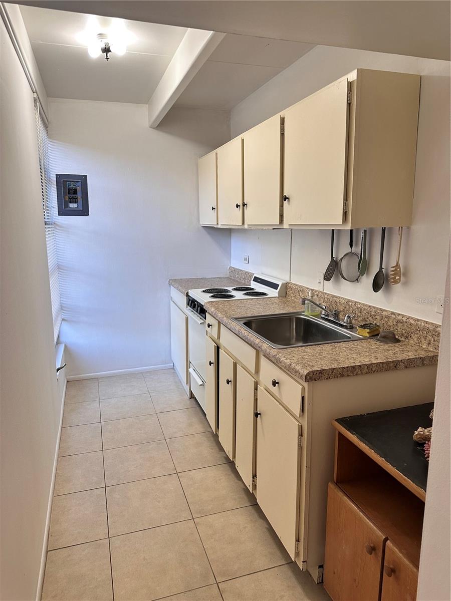 LAKESHORE CLUB - Residential