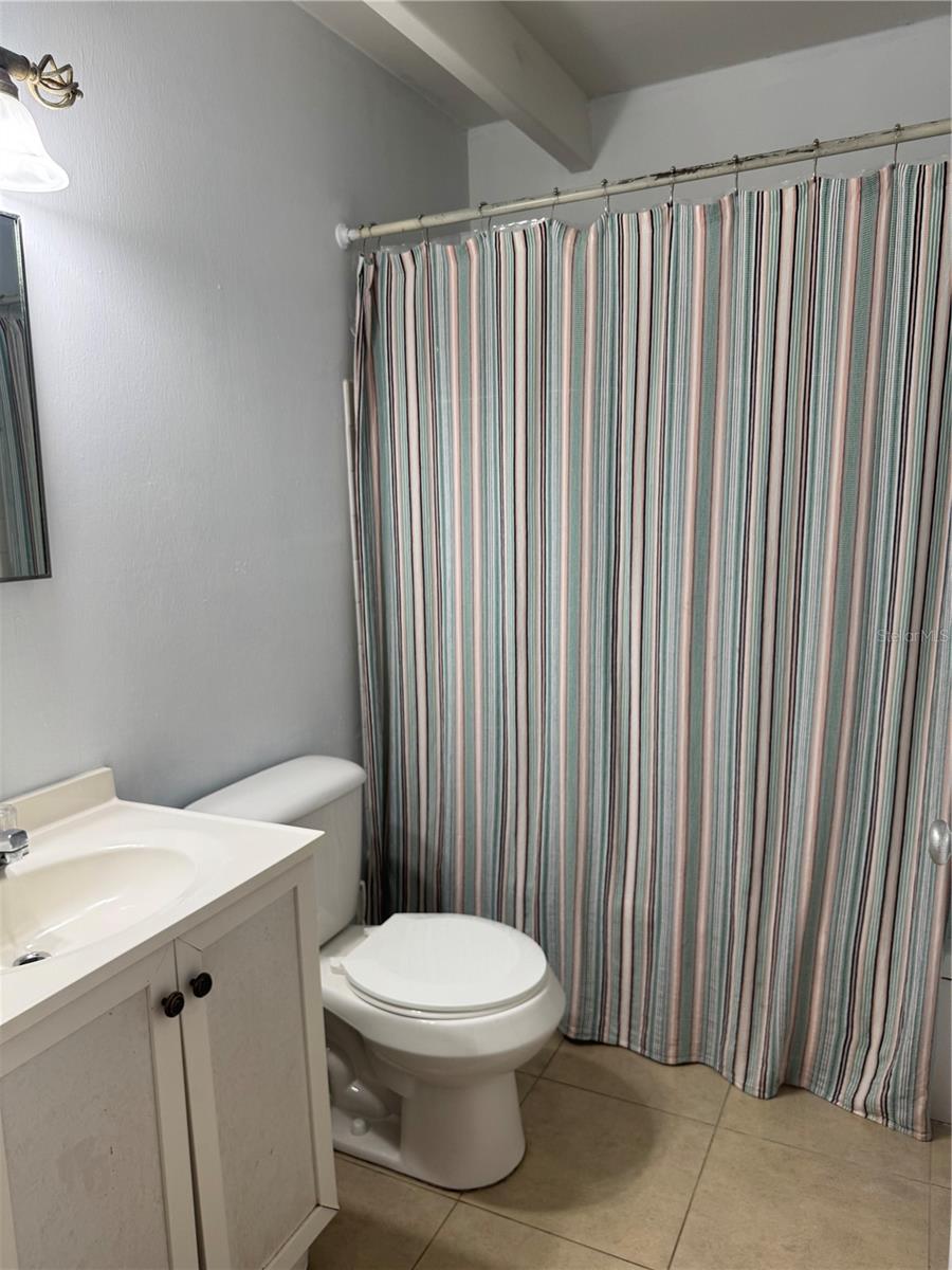 LAKESHORE CLUB - Residential