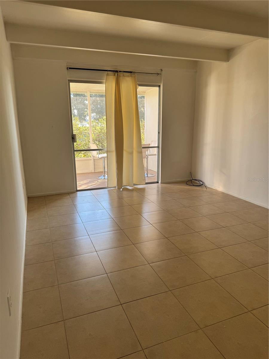 LAKESHORE CLUB - Residential