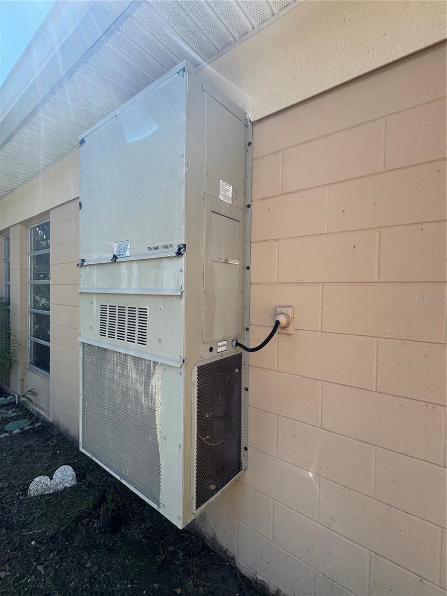 LAKESHORE CLUB - Residential