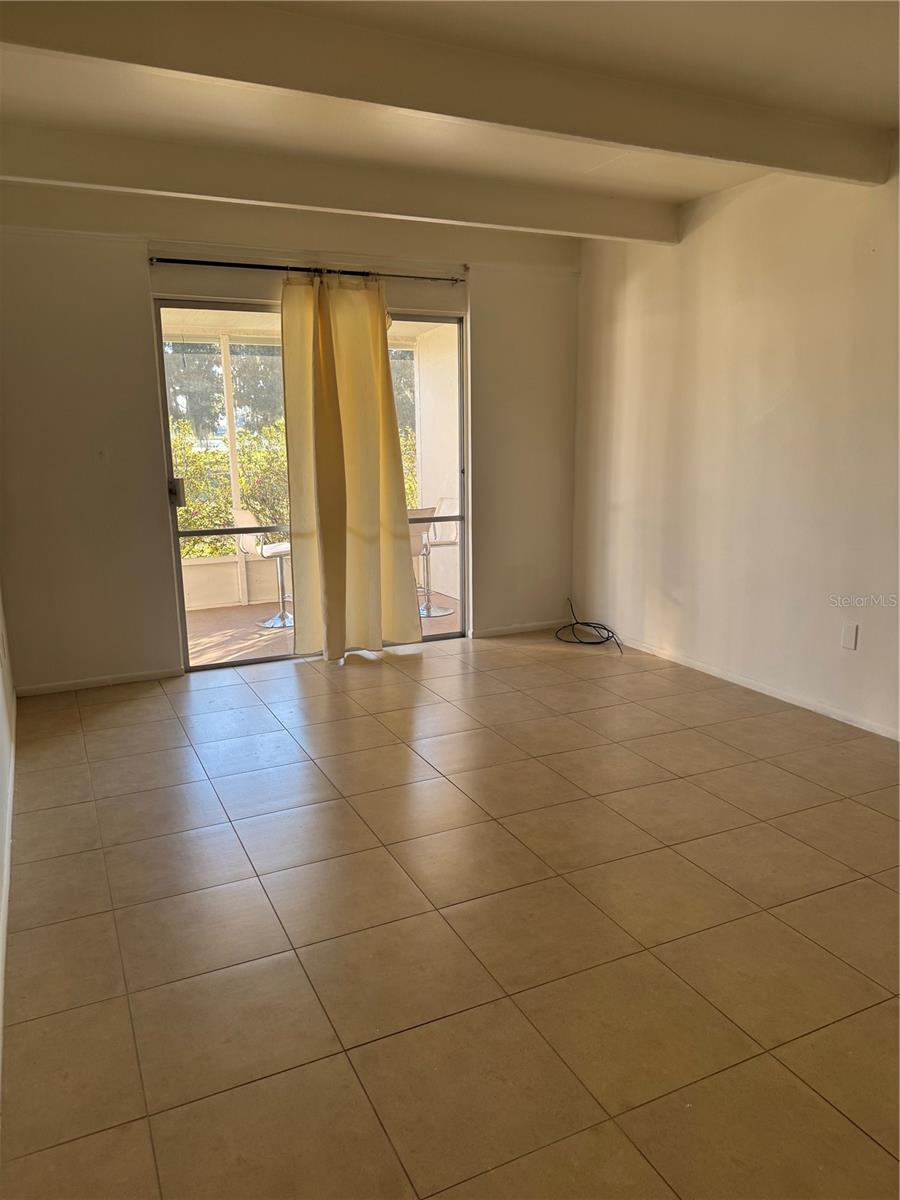 LAKESHORE CLUB - Residential