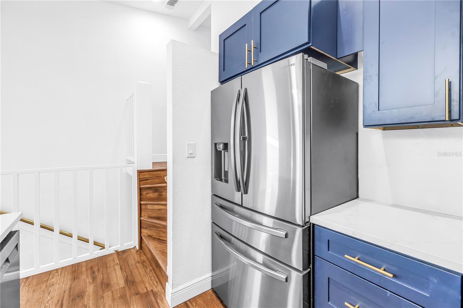 LAKE FOREST CONDO - Residential