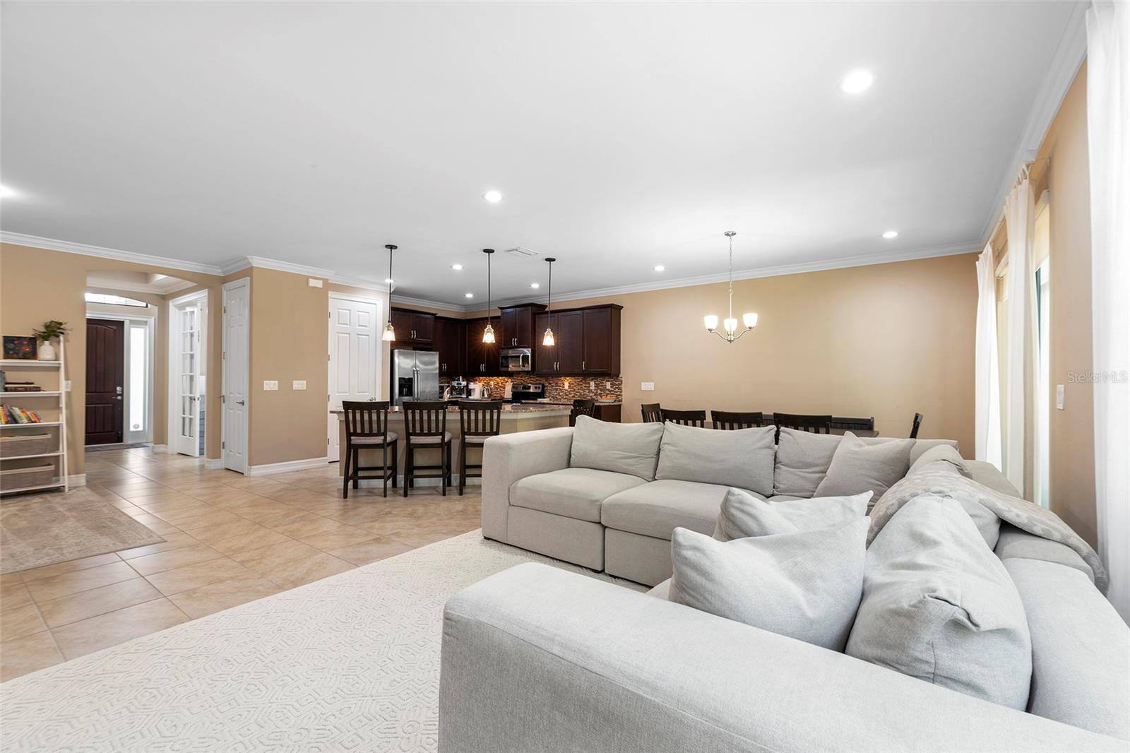 1015 BLUFFWOOD DRIVE