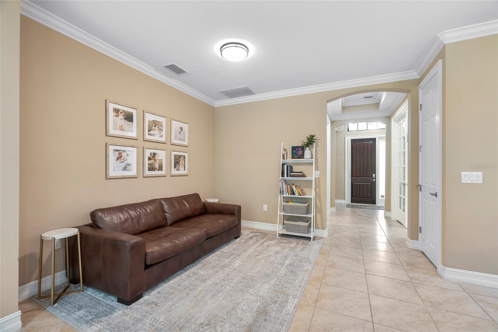 1015 BLUFFWOOD DRIVE