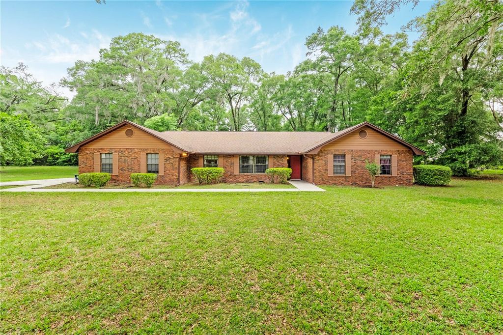 Photo of 1305 Greenland Trace, Deland, FL 32720 (MLS # V4948766)