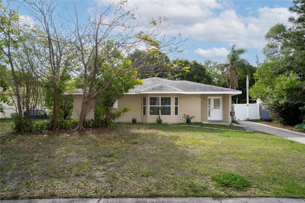 Photo of 1533 Suffolk Street N, St Petersburg, FL 33710 (MLS # TB8498151)