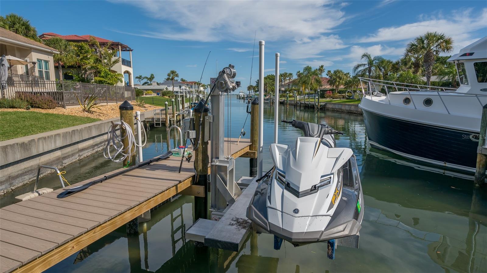 COUNTRY CLUB SHORES - Residential Lease