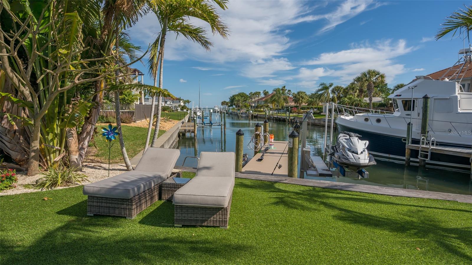 COUNTRY CLUB SHORES - Residential Lease