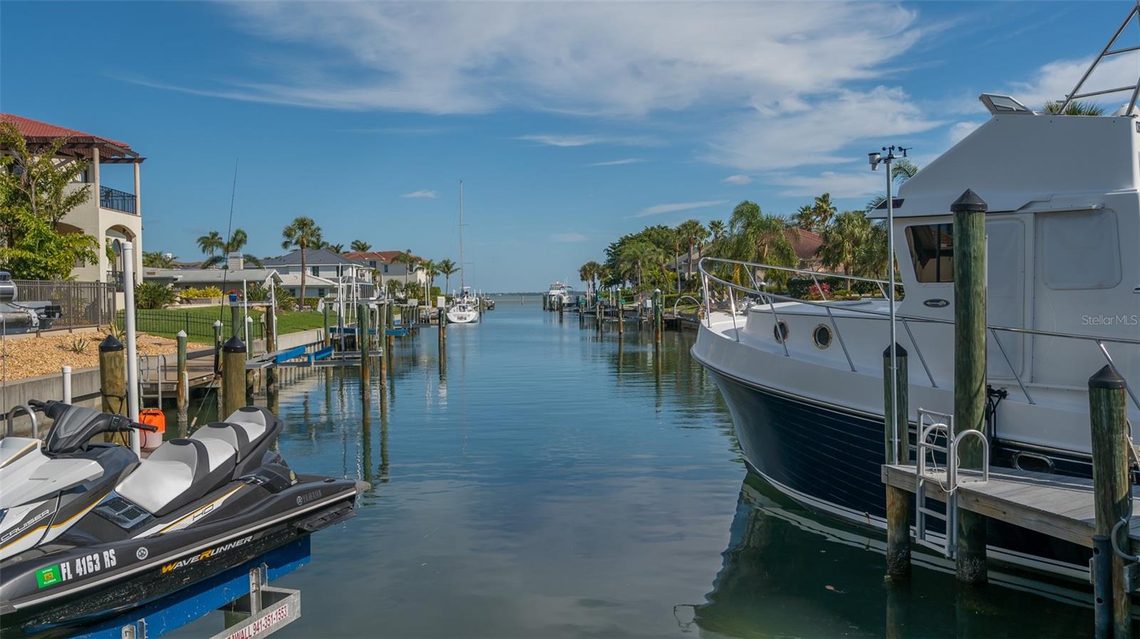 COUNTRY CLUB SHORES - Residential Lease