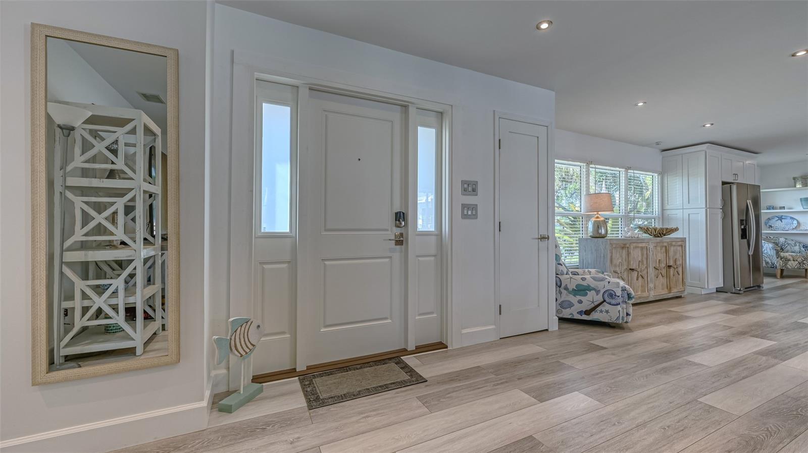 COUNTRY CLUB SHORES - Residential Lease