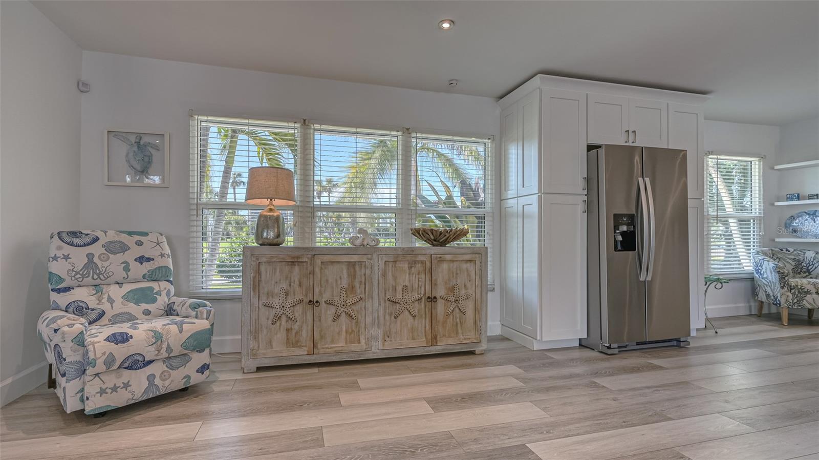 COUNTRY CLUB SHORES - Residential Lease