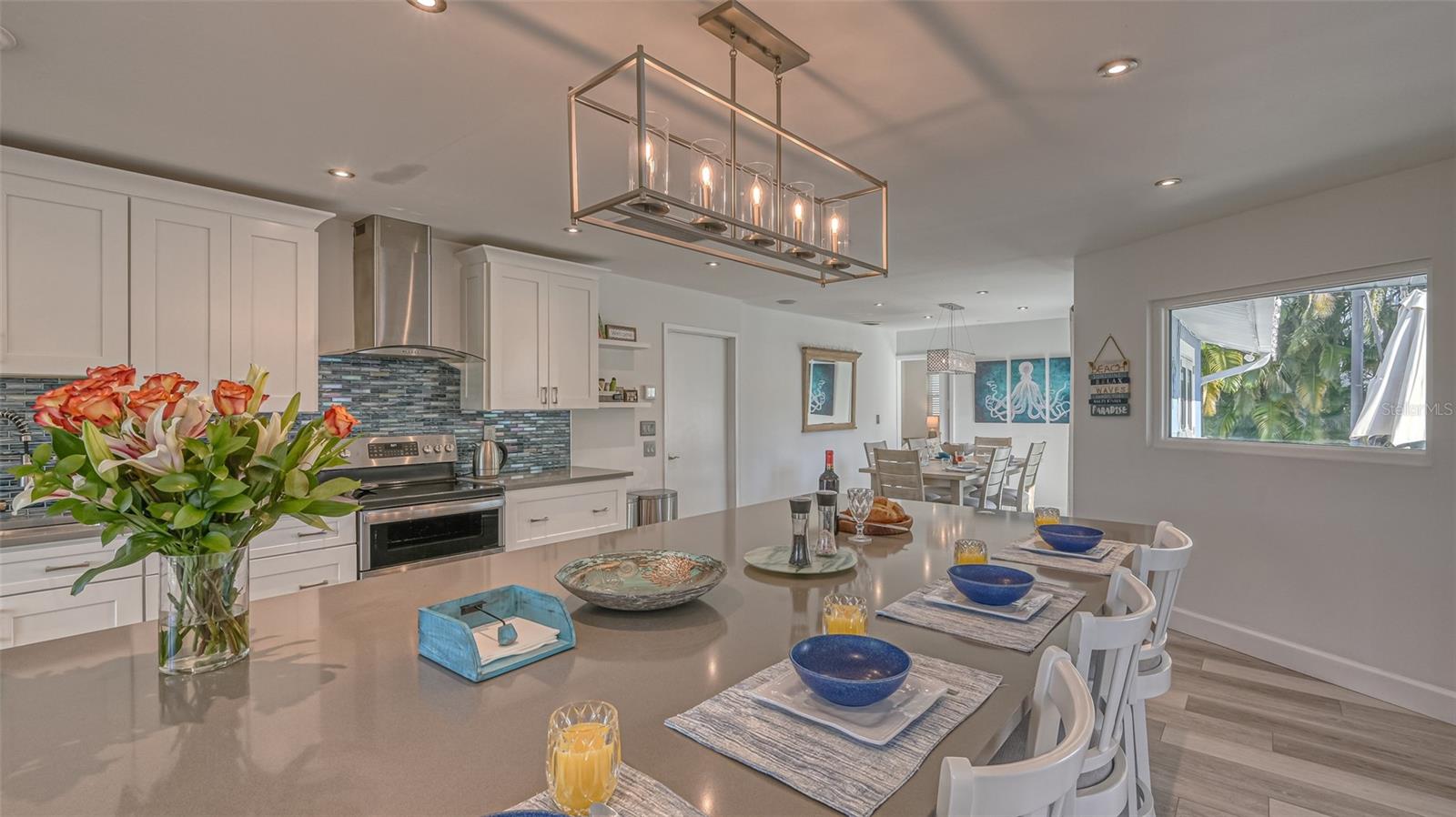 COUNTRY CLUB SHORES - Residential Lease