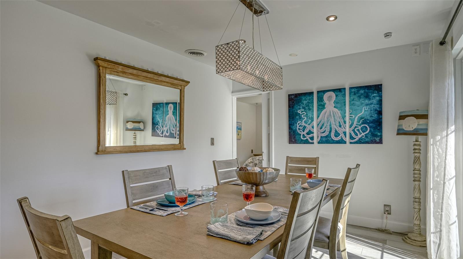 COUNTRY CLUB SHORES - Residential Lease