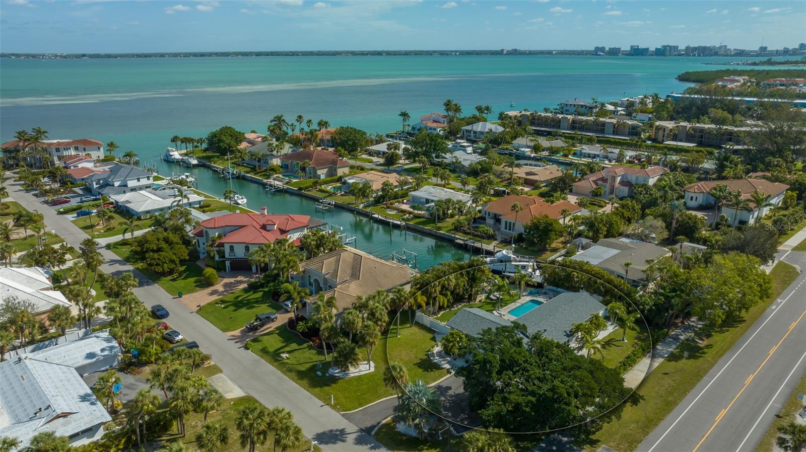 COUNTRY CLUB SHORES - Residential Lease