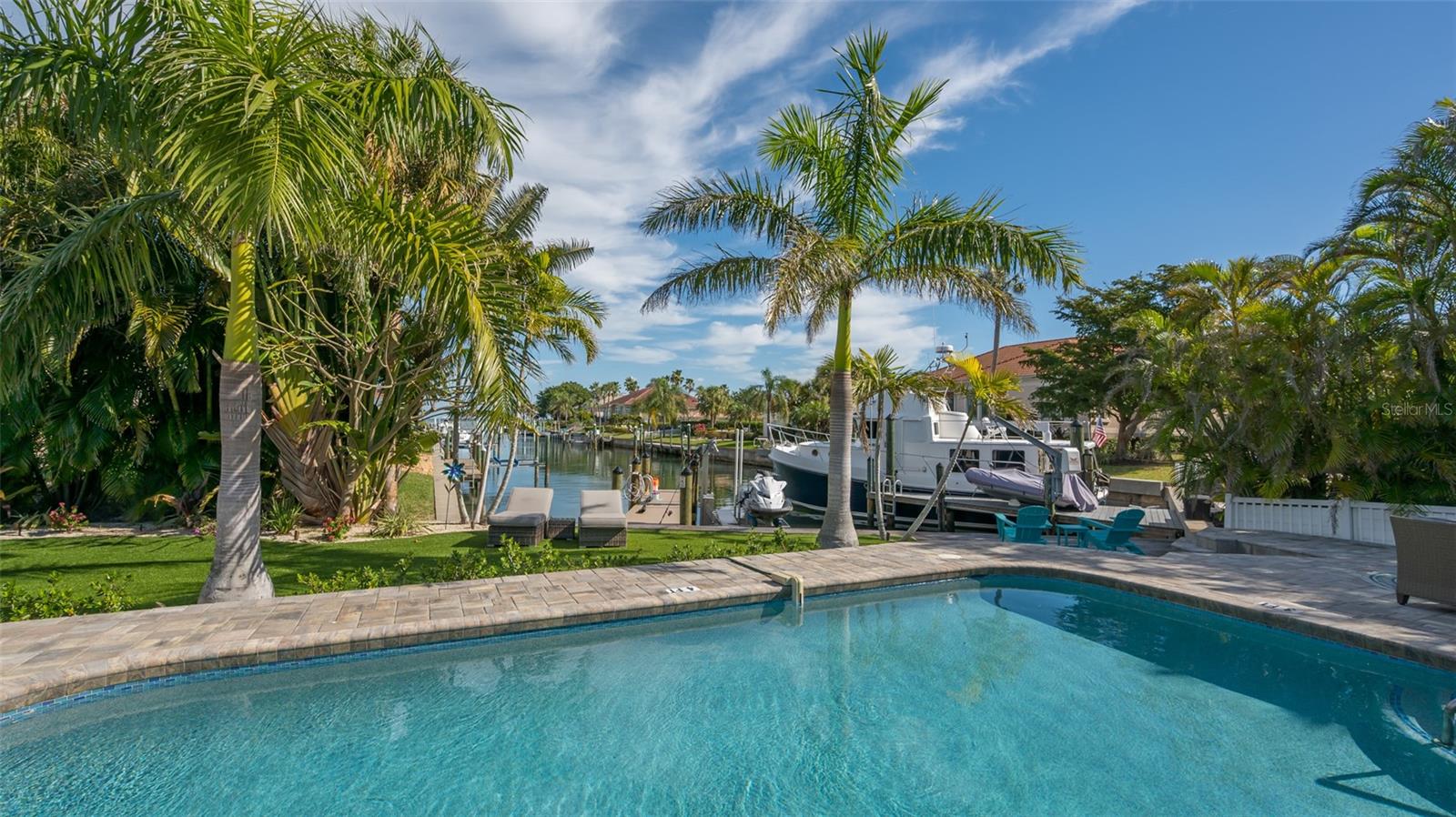 COUNTRY CLUB SHORES - Residential Lease