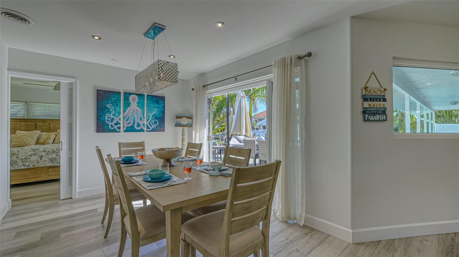 COUNTRY CLUB SHORES - Residential Lease